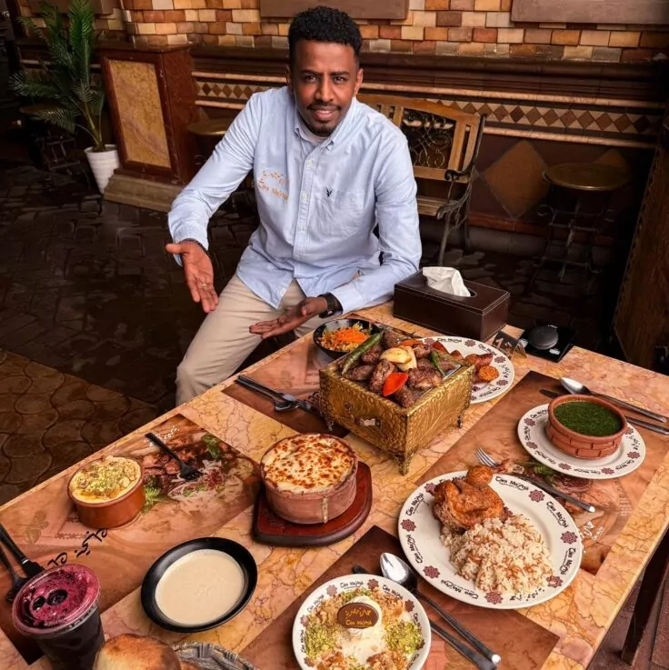 حارة مصرية – مطعم شعبي مصري بالرياض يقدم الكشري والفول