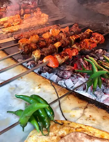 هل تبحث عن تجربة طعام لا تُنسى؟ اكتشف مطعم خيال في السعودية: منيو غني، أسعار مدهشة، فروع جدة ومكة والطائف، وعروض لن تصدقها!