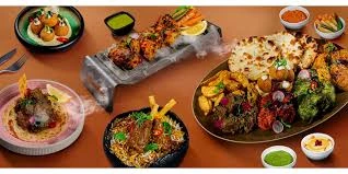 دجاج تندوري مشوي بتوابل هندية أصيلة في مطعم هندي