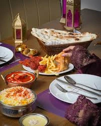 أطباق ماسالا نباتية وغنية بالنكهات في مطعم هندي