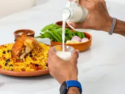 وجبات مشويات بخاري مع الأرز واللحم المشوي في منيو مطعم بخاري