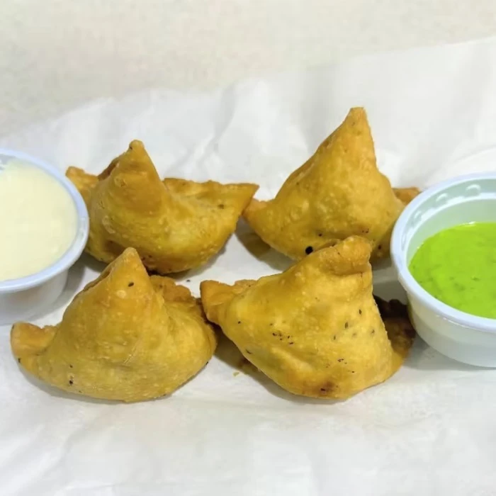 سمبوسة:سمبوسة هندية مقرمشة من مطعم رويال الذهبية