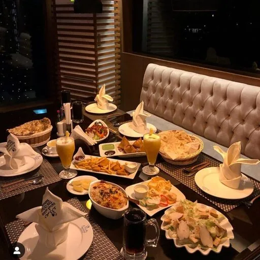 مطاعم ينبع في ينبع البحر مع إطلالة بحرية جميلة