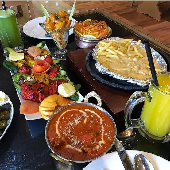 مشاوي مشكلة من مطاعم ينبع مع كباب وشيش طاووق