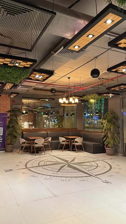 واجهة فرع نورث كافيه في الرياض داخل مركز تجاري حديث