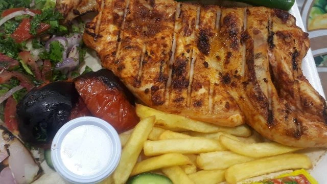 منيو مطعم رامس في القطيف يوضح المشاوي والمقبلات والأسعار المتنوعة للأطباق العربية