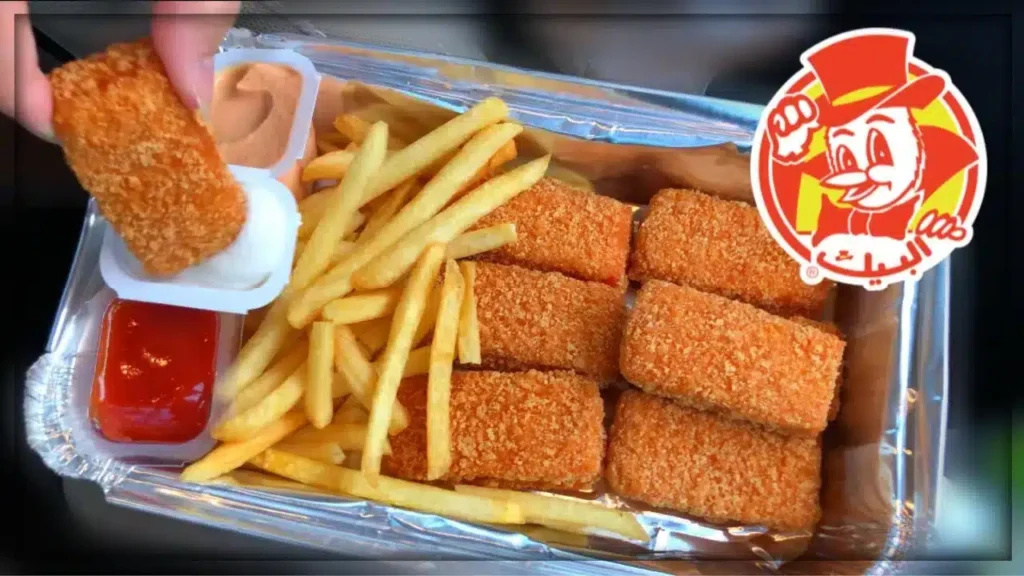 طبق مسحب البيك المقرمش بدون عظم يقدم ساخناً مع صوص الكوكتيل في AlBaik